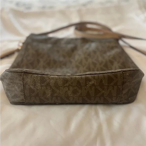 New Michael Kors Purse Jet Set Travel Messenger Signature Crossbody Handbag - Picture 5 of 12